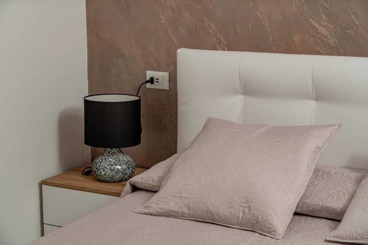 סאן תאודורו Rooms Tavolara מראה חיצוני תמונה