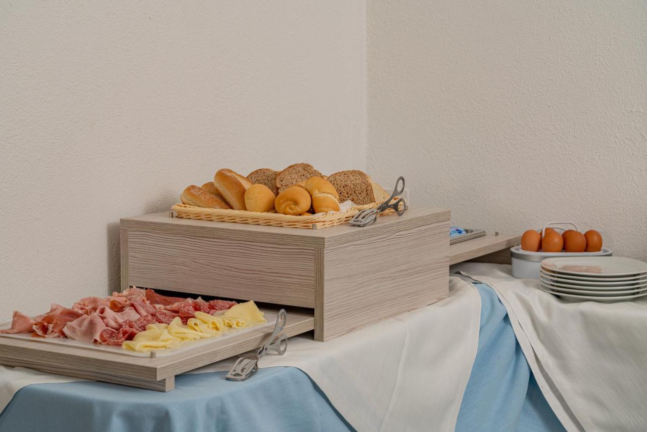 סאן תאודורו Rooms Tavolara מראה חיצוני תמונה