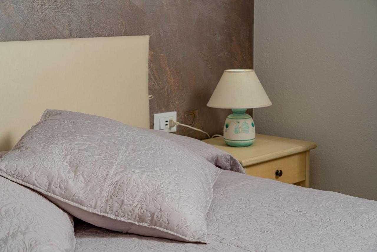 סאן תאודורו Rooms Tavolara מראה חיצוני תמונה